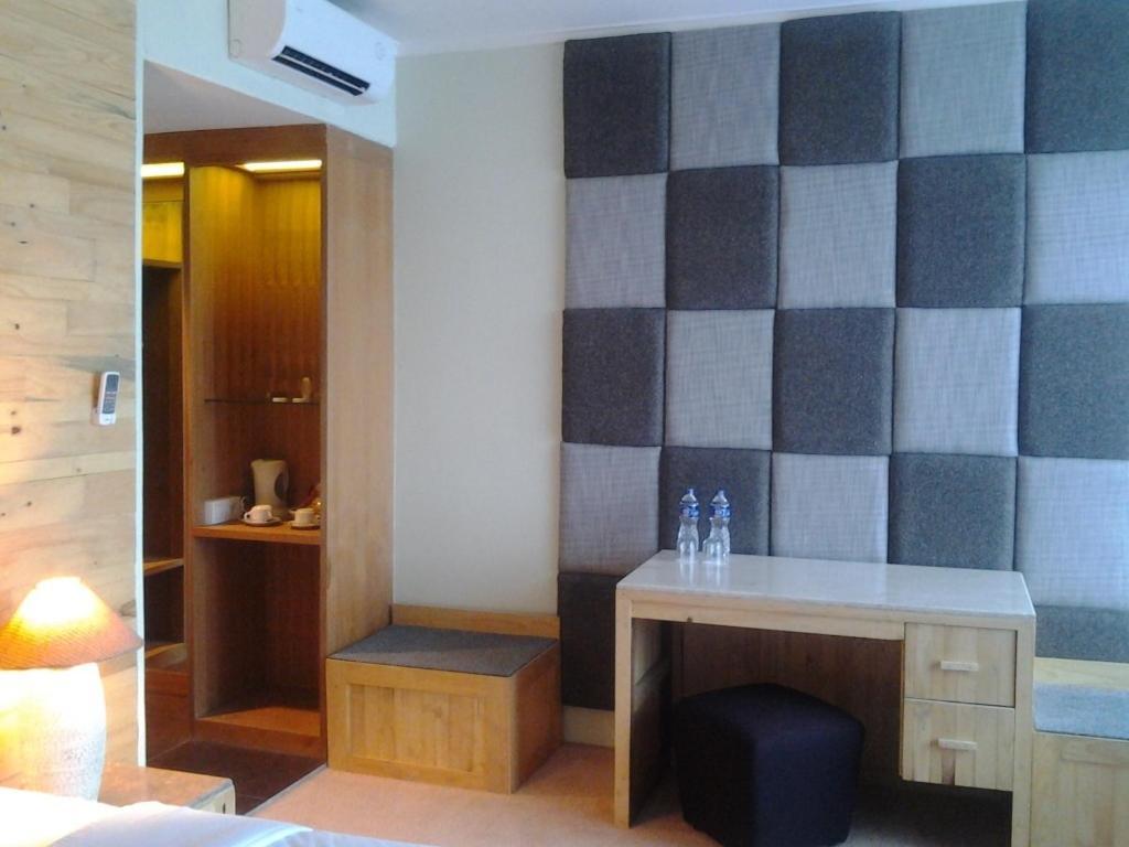 Chara Hotel Бандунг Екстериор снимка