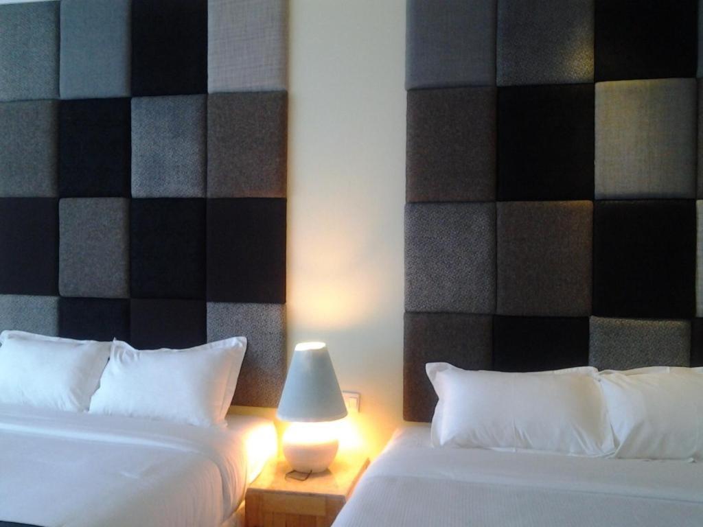 Chara Hotel Бандунг Екстериор снимка