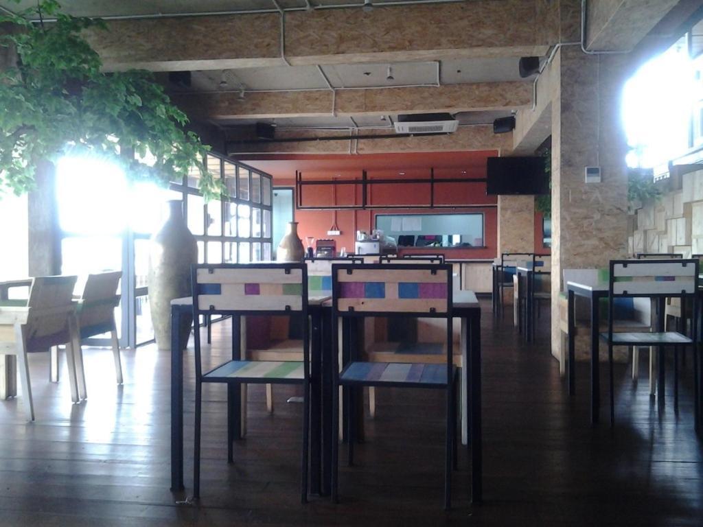 Chara Hotel Бандунг Екстериор снимка