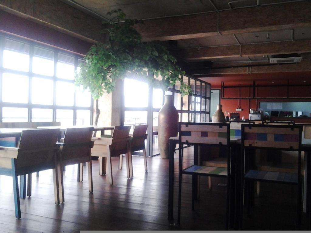 Chara Hotel Бандунг Екстериор снимка