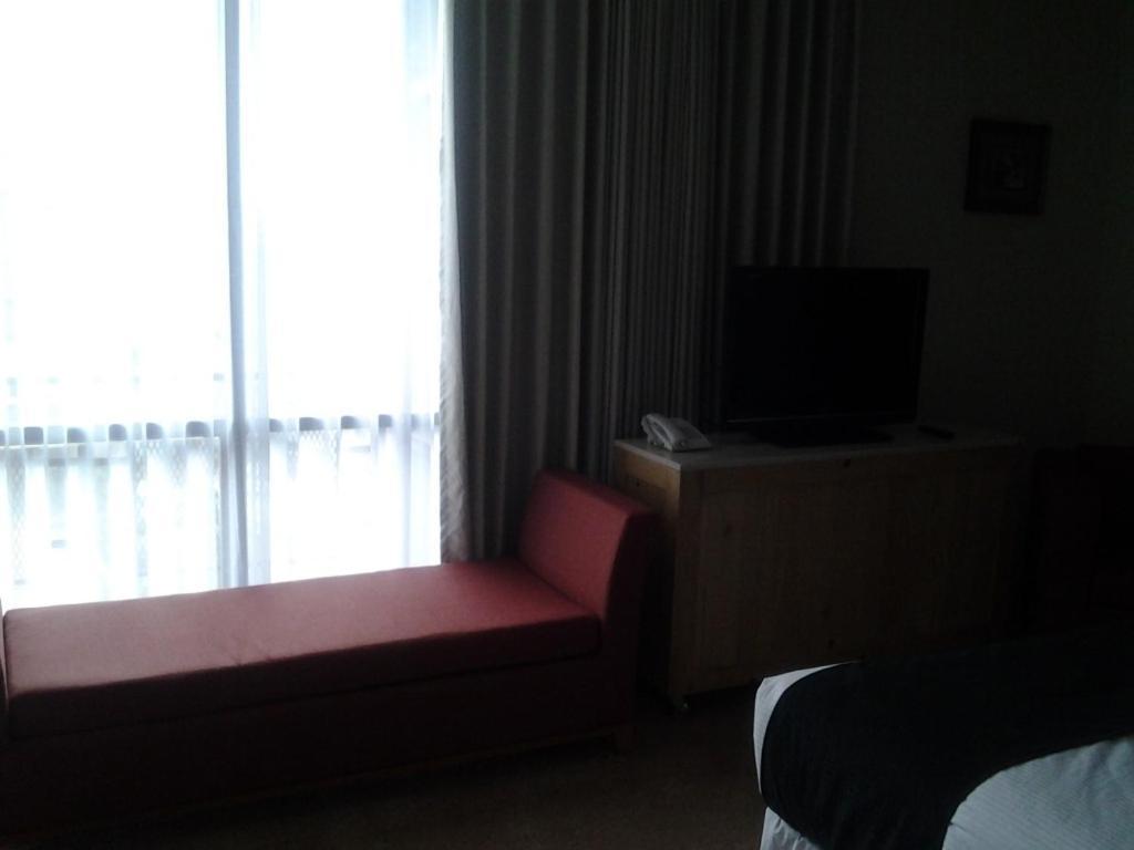 Chara Hotel Бандунг Стая снимка