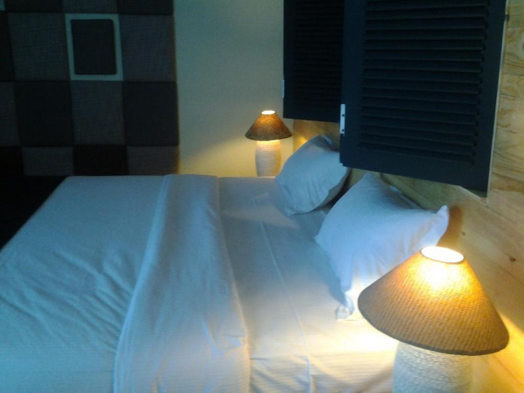 Chara Hotel Бандунг Стая снимка