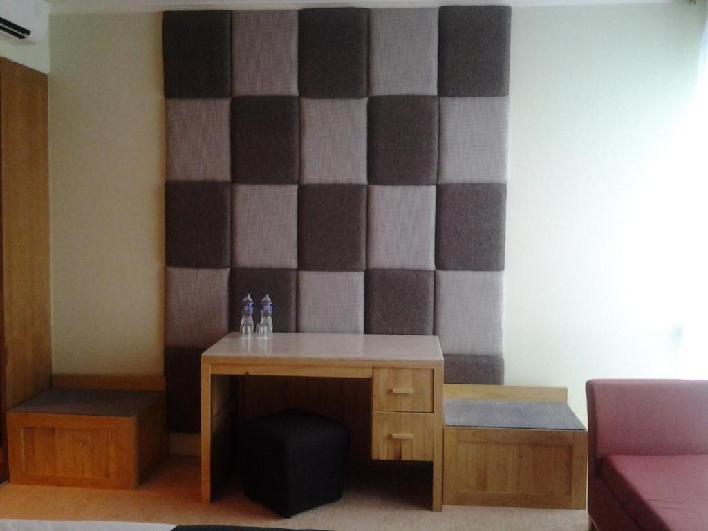 Chara Hotel Бандунг Стая снимка