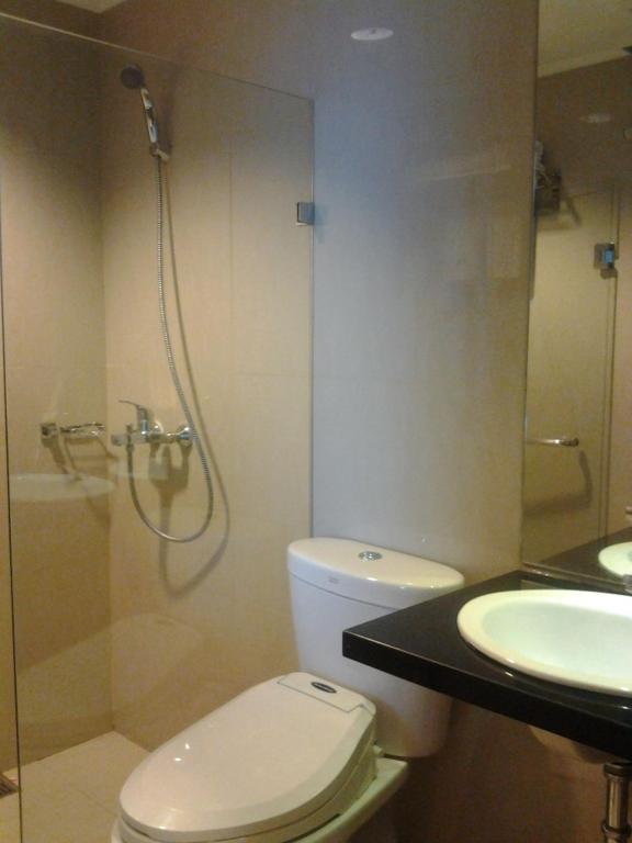 Chara Hotel Бандунг Стая снимка