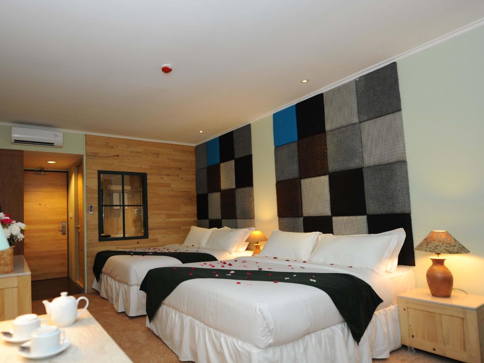 Chara Hotel Бандунг Екстериор снимка