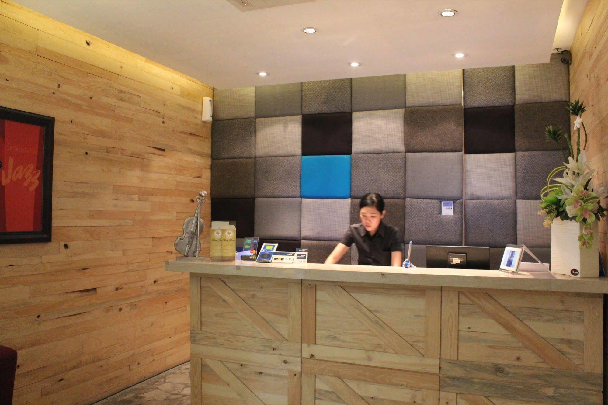 Chara Hotel Бандунг Екстериор снимка